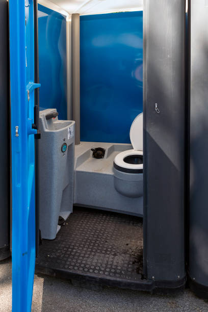 Porta potty delivery and setup in St Johns, MI